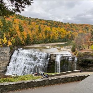 Meet your Posher, Lora